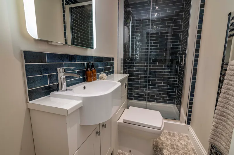 Luxury 1 Bedroom Apartment // 2026/7 - Image 9